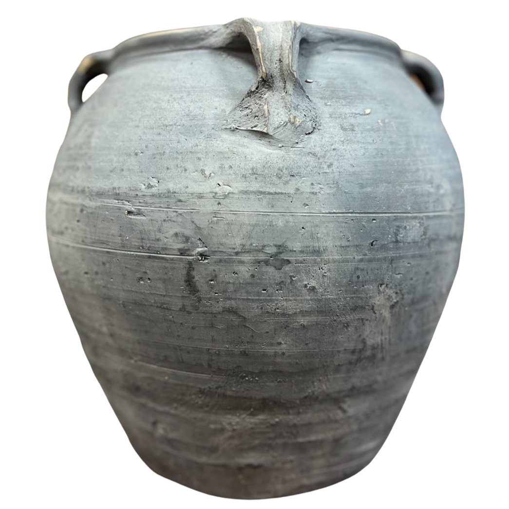 Vintage Louis IV Black Pot
