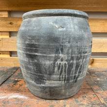 Load image into Gallery viewer, Vintage Louis I Medium Black Pot
