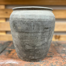 Load image into Gallery viewer, Vintage Louis I Medium Black Pot
