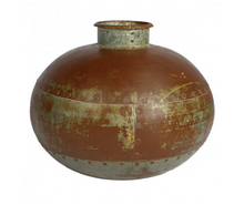 Load image into Gallery viewer, Vintage Iron Water Pot
